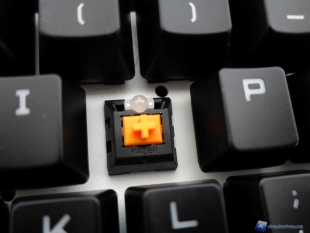 Razer-Blackwidow-Chroma-34